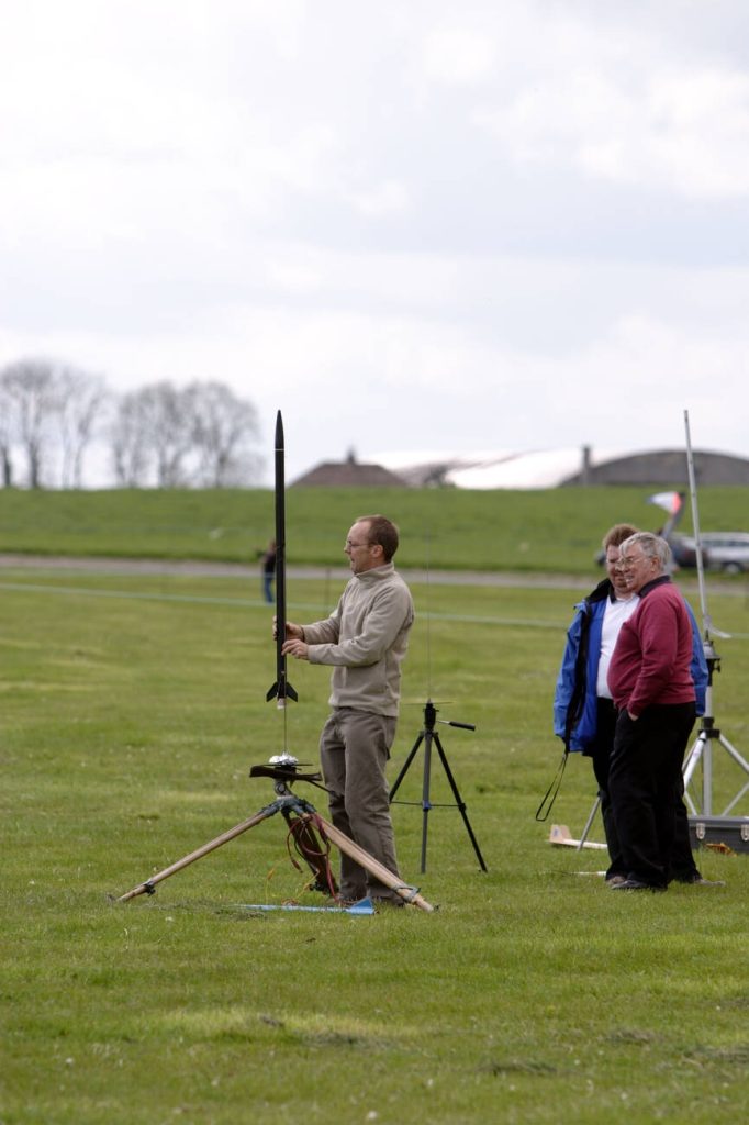 Can you put a camera on a model rocket?